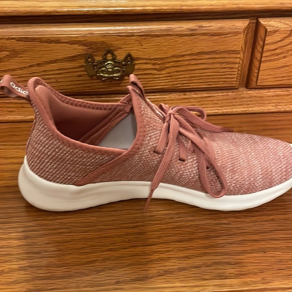 Adidas Tennis Shoes - Picture 3 of 9